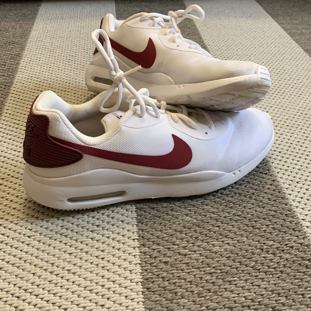 Nike Air Max Oketo’s